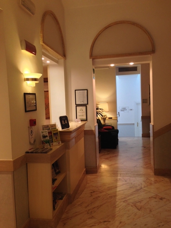 Imagen de los interiores del Hotel Select Garden. Foto 13