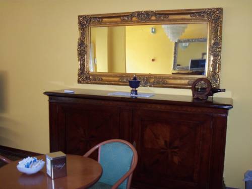 Imagen de la habitación del Hotel Select, Sant'Ilario d'Enza. Foto 2