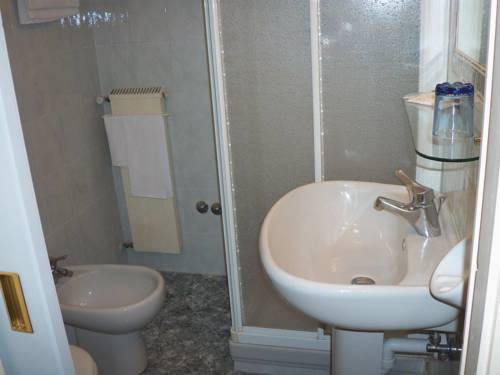 Imagen de la habitación del Hotel Select, Sant'Ilario d'Enza. Foto 7