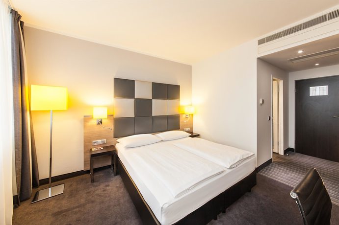 Imagen de la habitación del Hotel Select Spiegelturm Berlin. Foto 4