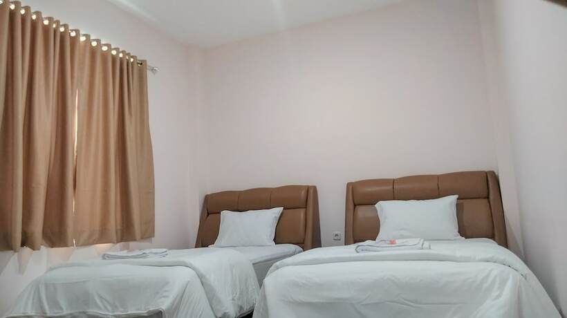 Imagen de la habitación del Hotel Selecta Indah. Foto 19