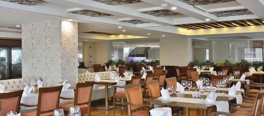 Imagen del bar/restaurante del Hotel Selectum City Atasehir. Foto 17