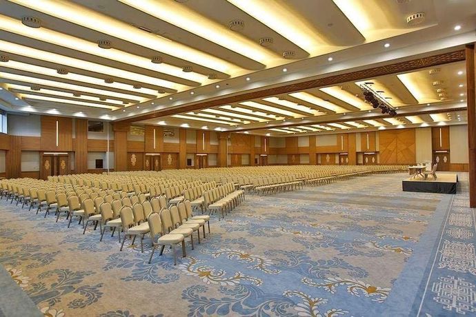 Imagen de los interiores del Hotel Selectum City Atasehir. Foto 28