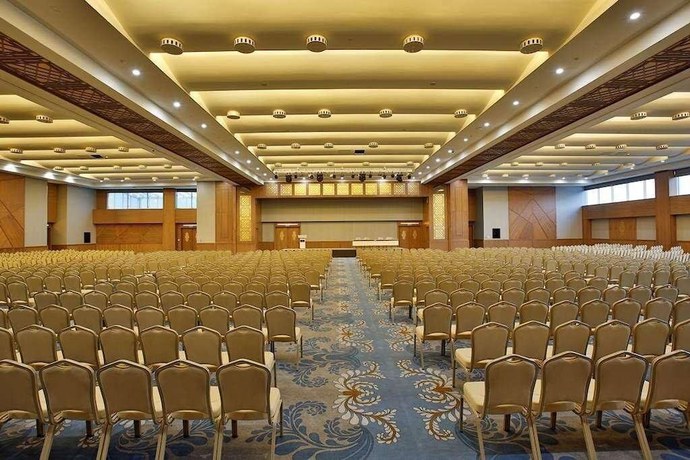 Imagen de los interiores del Hotel Selectum City Atasehir. Foto 29