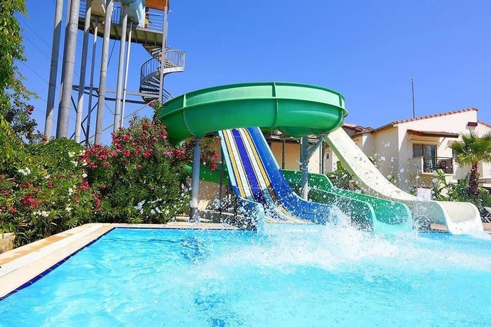 Imagen de la piscina del Hotel Selectum Family Comfort Side. Foto 16