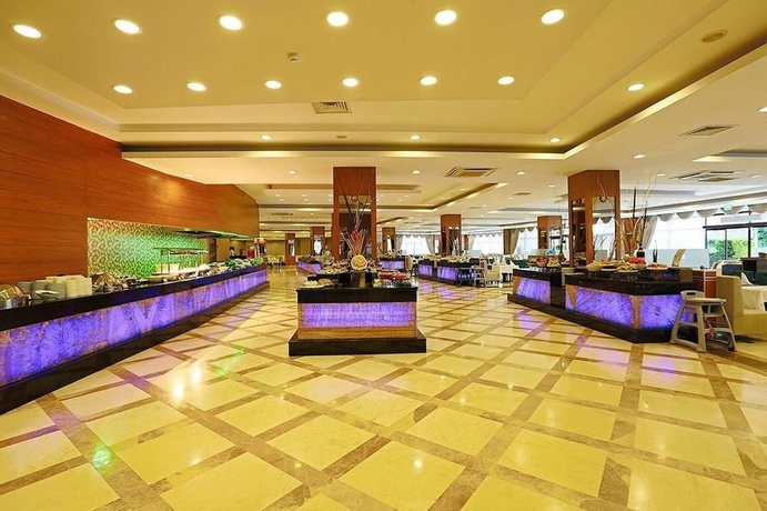 Imagen del bar/restaurante del Hotel Selectum Family Comfort Side. Foto 6