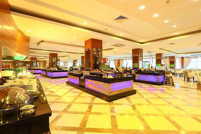 Imagen del bar/restaurante del Hotel Selectum Family Comfort Side. Foto 7