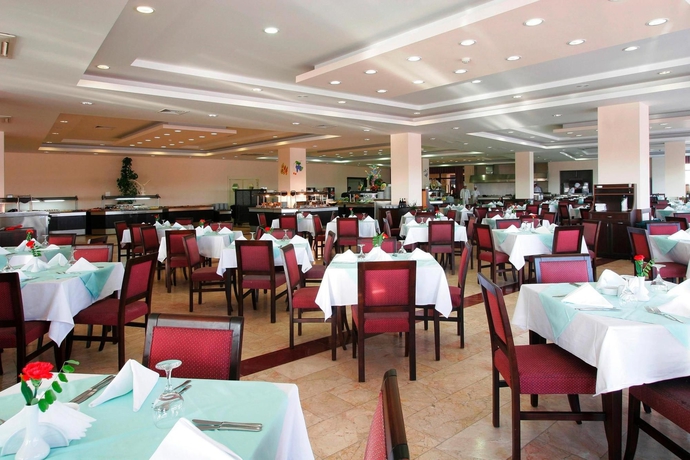 Imagen del bar/restaurante del Hotel Selectum Family Comfort Side. Foto 9