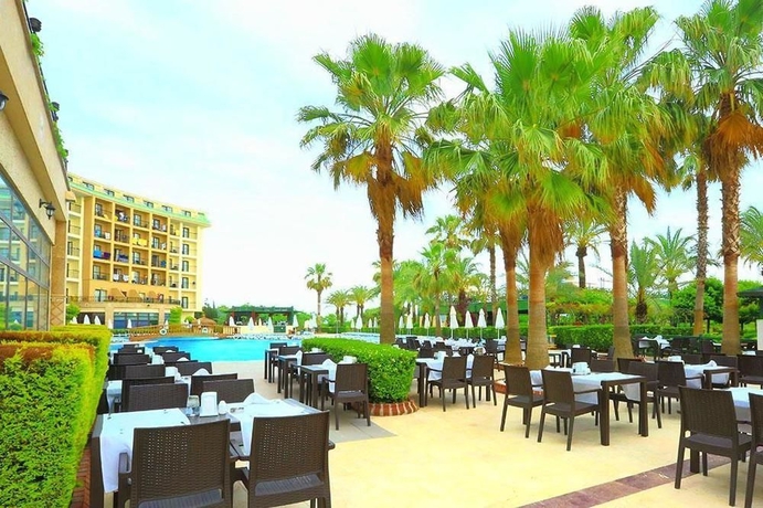 Imagen del bar/restaurante del Hotel Selectum Family Comfort Side. Foto 10