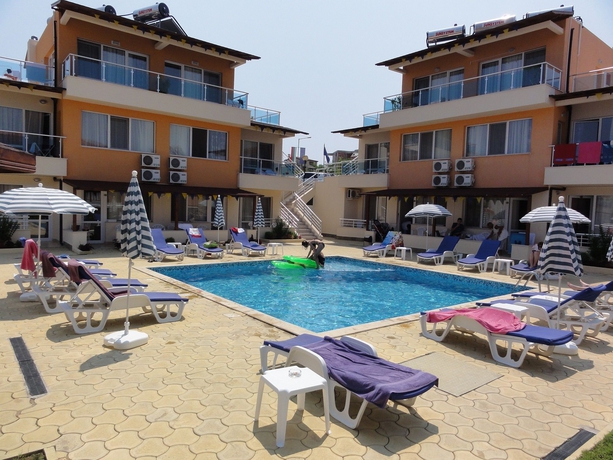 Imagen de la piscina del Hotel Selena Beach. Foto 13