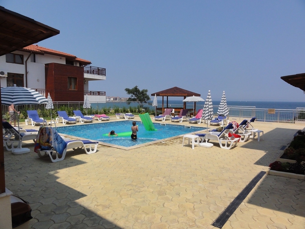 Imagen de la piscina del Hotel Selena Beach. Foto 14