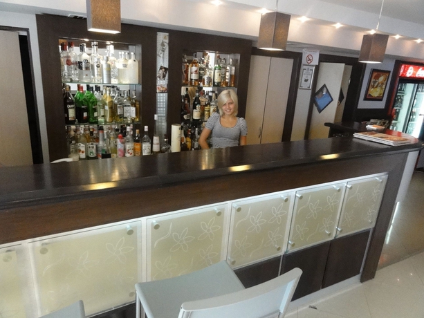 Imagen del bar/restaurante del Hotel Selena Beach. Foto 4