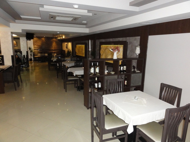 Imagen del bar/restaurante del Hotel Selena Beach. Foto 5