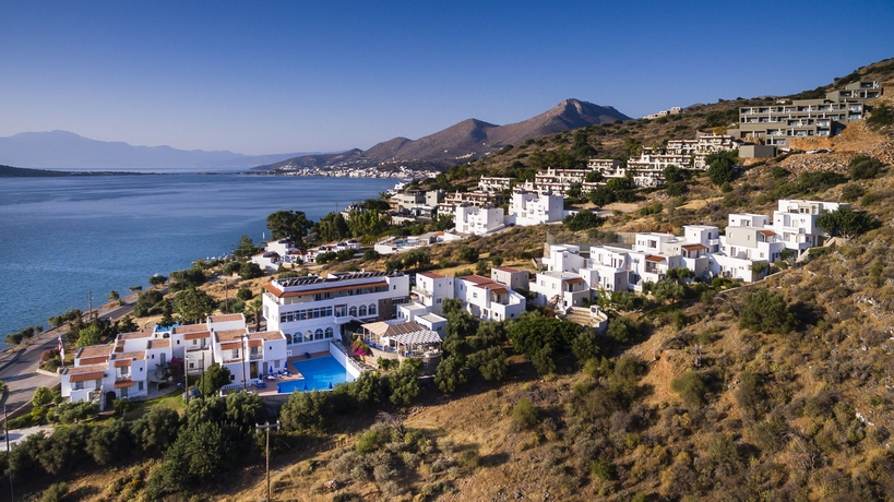Imagen de la piscina del Hotel Selena. Foto 3