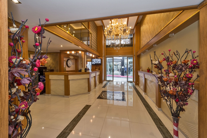 Imagen de los interiores del Hotel Selenay. Foto 7