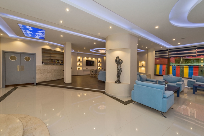 Imagen de los interiores del Hotel Selenay. Foto 12