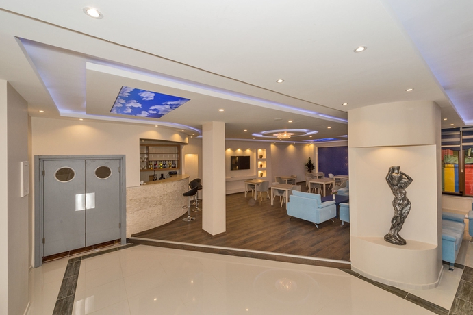 Imagen de los interiores del Hotel Selenay. Foto 14