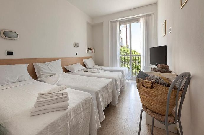 Imagen de la habitación del Hotel Selene. Foto 9