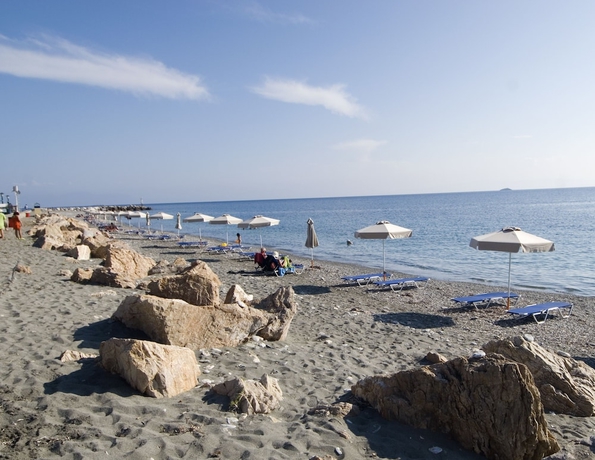 Imagen de los exteriores del Hotel Selenunda. Foto 11