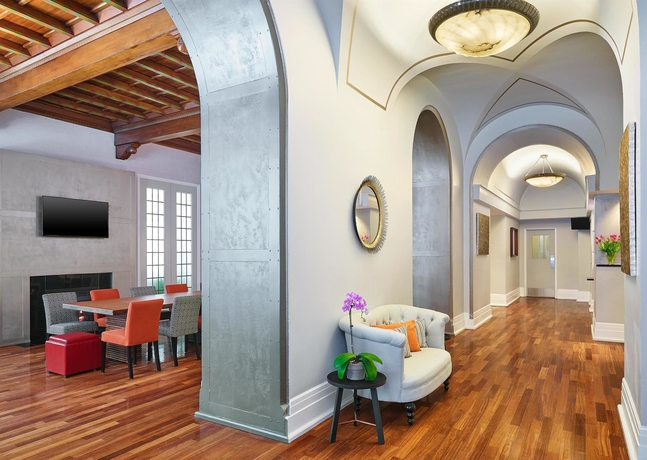 Imagen de los interiores del Hotel Selina Chicago. Foto 16