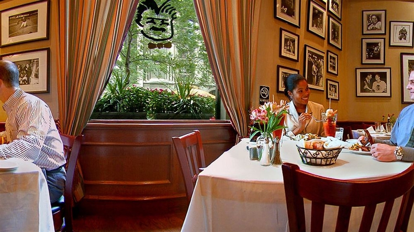 Imagen del bar/restaurante del Hotel Selina Chicago. Foto 7