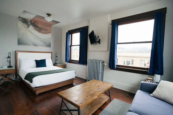 Imagen de la habitación del Hotel Selina Commodore Astoria. Foto 7