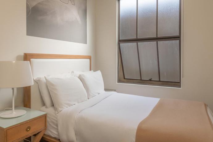 Imagen de la habitación del Hotel Selina Commodore Astoria. Foto 8