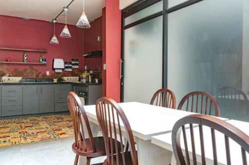 Imagen del bar/restaurante del Hotel Selina Oaxaca. Foto 2