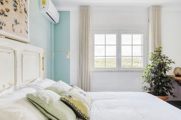 Imagen de la habitación del Hotel Selina Peniche. Foto 7