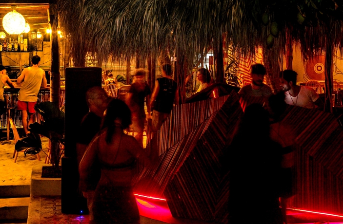 Imagen del bar/restaurante del Hotel Selina Puerto Escondido. Foto 6