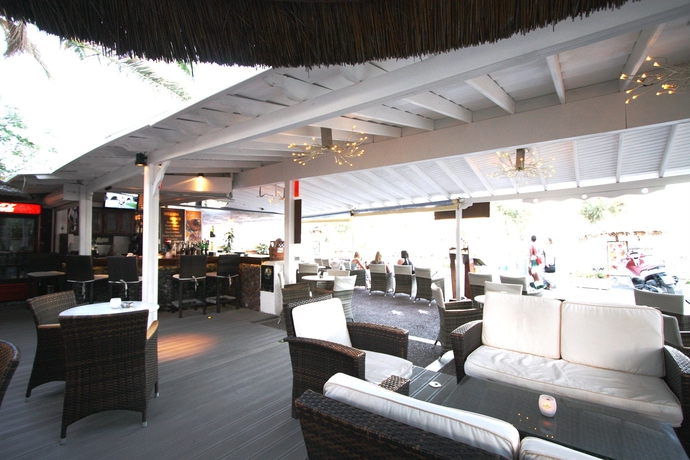 Imagen del bar/restaurante del Hotel Sellada Beach. Foto 3
