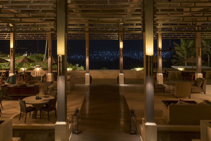 Imagen del bar/restaurante del Hotel Selong Selo Resort and Residences. Foto 2