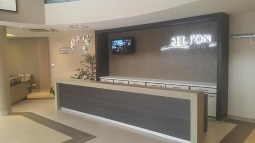 Imagen de los interiores del Hotel Selton. Foto 19