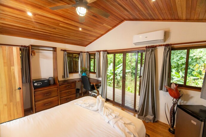 Imagen de la habitación del Hotel Selva Armonia. Foto 18