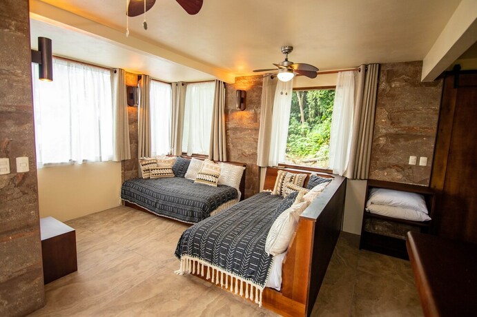 Imagen de la habitación del Hotel Selva Armonia. Foto 20