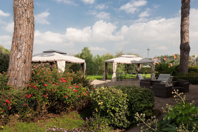 Imagen de los exteriores del Hotel Selva Candida. Foto 9