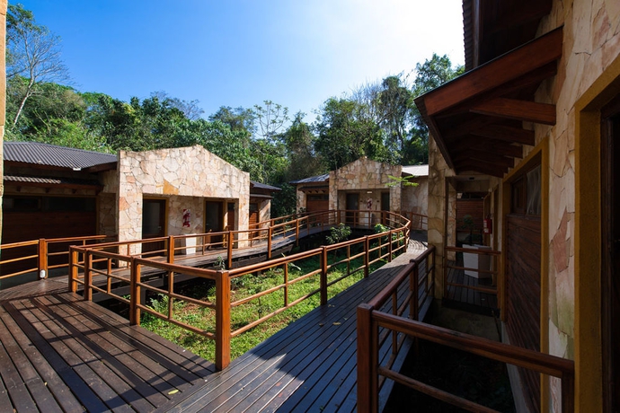 Imagen de los exteriores del Hotel Selva De Laurel. Foto 3