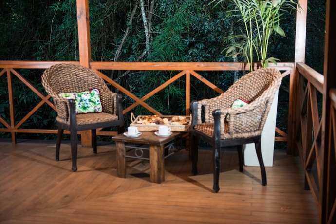 Imagen de los exteriores del Hotel Selva De Laurel. Foto 4