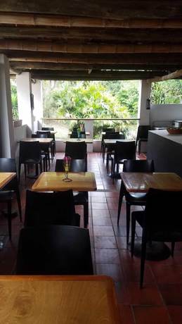 Imagen del bar/restaurante del Hotel SelvaViva Boutique - Glamping. Foto 8