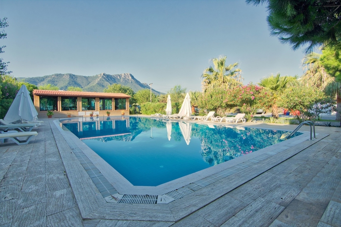 Imagen de la piscina del Hotel Selvi Beach. Foto 18