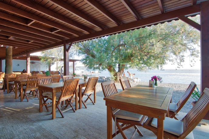 Imagen del bar/restaurante del Hotel Selvi Beach. Foto 7