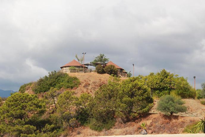 Imagen de los exteriores del Hotel Selwo Lodge. Foto 11