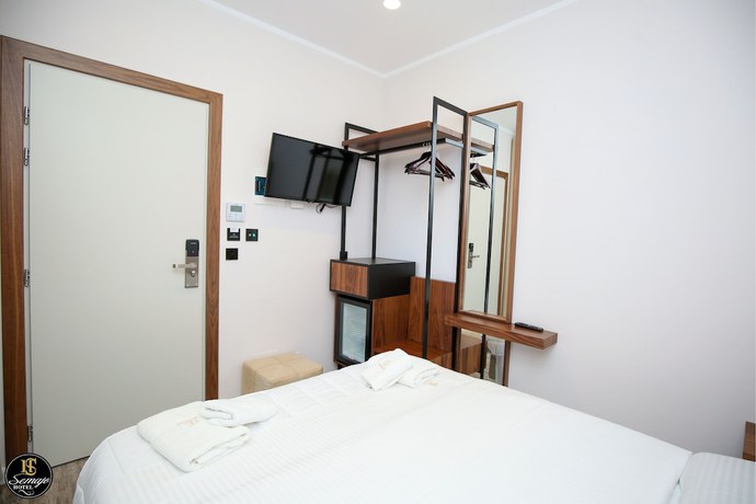 Imagen de la habitación del Hotel Semajo. Foto 10
