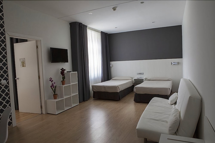 Imagen de la habitación del Hotel Seminario Bilbao. Foto 6