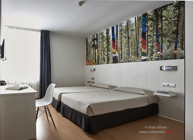 Imagen de la habitación del Hotel Seminario Bilbao. Foto 10