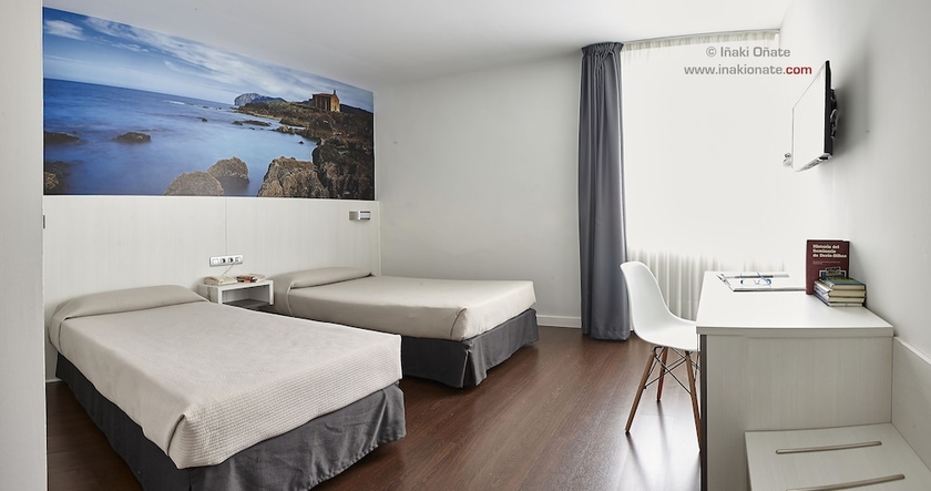 Imagen de la habitación del Hotel Seminario Bilbao. Foto 11