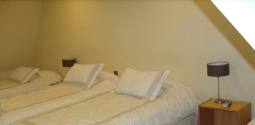 Imagen de la habitación del Hotel Seminario. Foto 8