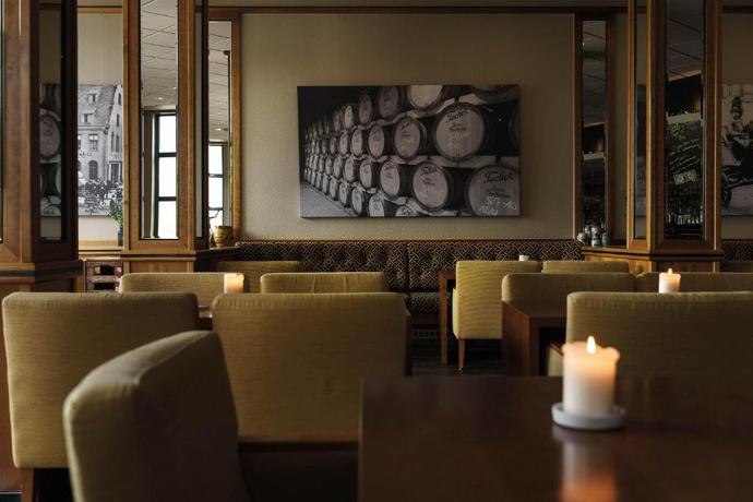 Imagen del bar/restaurante del Hotel Seminaris N&uuml;rnberg. Foto 2