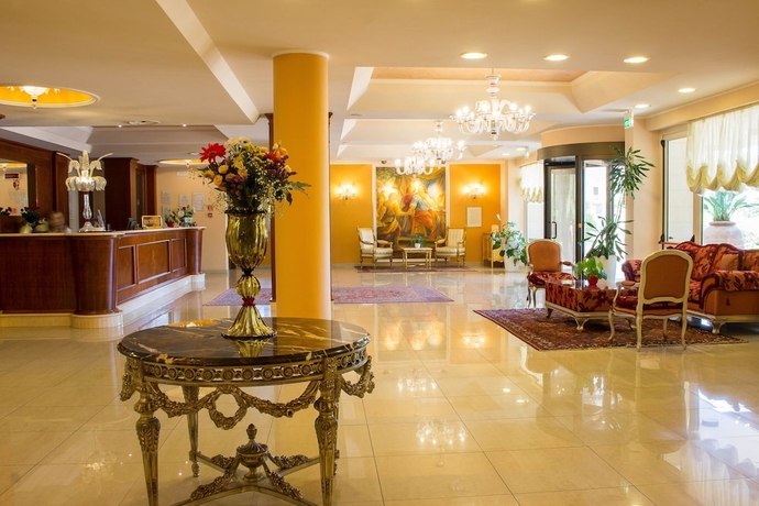 Imagen de los interiores del Hotel Semiramide Palace. Foto 14