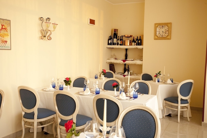 Imagen del bar/restaurante del Hotel Semiramide Palace. Foto 3